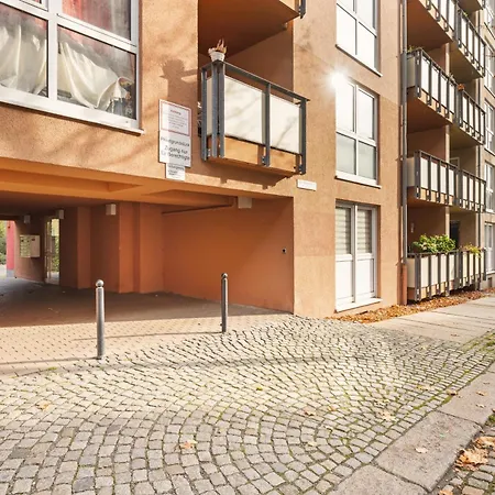 شقة Edler Wohnraum Design-apartment Mit Balkon, Boxspringbett, Miele-kaffeevollautomat, Lift, Parkplatz & Wlan 569 Mbps
