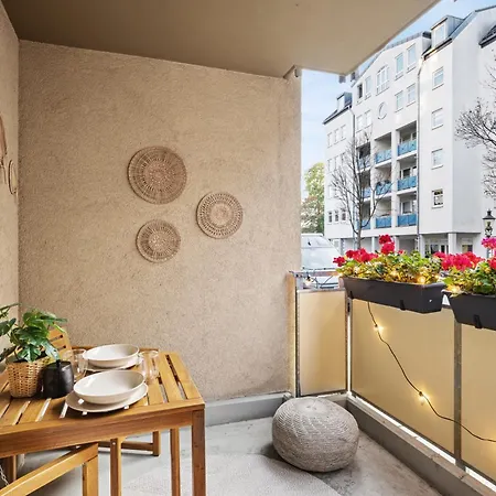 Edler Wohnraum Design-apartment Mit Balkon, Boxspringbett, Miele-kaffeevollautomat, Lift, Parkplatz & Wlan 569 Mbps شقة *