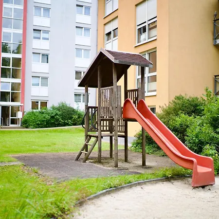 Edler Wohnraum Elegantes Mit Balkon, Boxspringbett, Kaffeevollautomat, Lift & Parkplatz Apartman Chemnitz