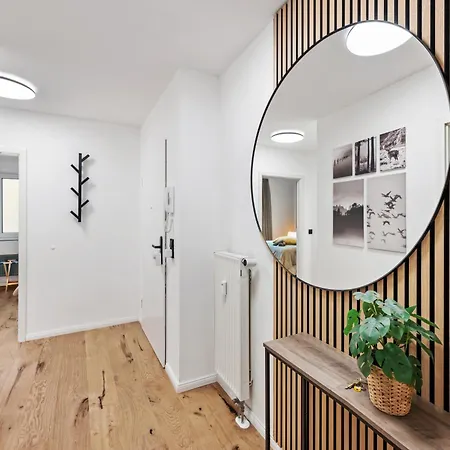 شقة Edler Wohnraum Design-apartment Mit Balkon, Boxspringbett, Miele-kaffeevollautomat, Lift, Parkplatz & Wlan 569 Mbps