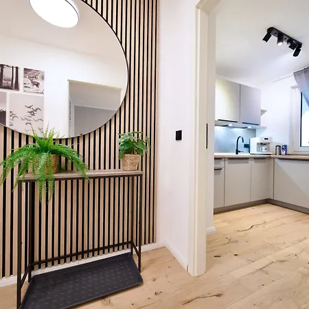 Edler Wohnraum Elegantes Mit Balkon, Boxspringbett, Kaffeevollautomat, Lift & Parkplatz Apartman Chemnitz