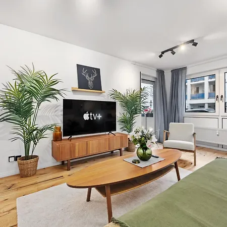 Edler Wohnraum Design-apartment Mit Balkon, Boxspringbett, Miele-kaffeevollautomat, Lift, Parkplatz & Wlan 569 Mbps شيمنيتز
