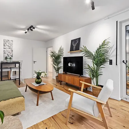 Edler Wohnraum Design-apartment Mit Balkon, Boxspringbett, Miele-kaffeevollautomat, Lift, Parkplatz & Wlan 569 Mbps شقة شيمنيتز