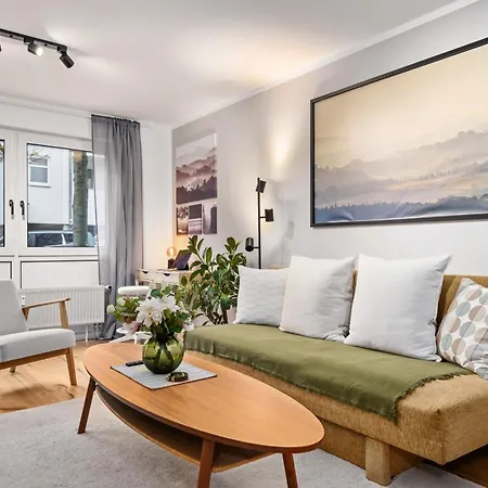 Edler Wohnraum Design-apartment Mit Balkon, Boxspringbett, Miele-kaffeevollautomat, Lift, Parkplatz & Wlan 569 Mbps شقة