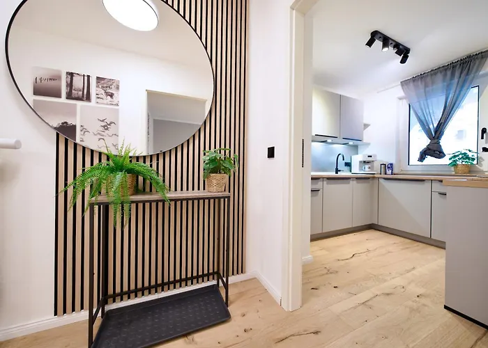 Edler Wohnraum Elegantes Mit Balkon, Boxspringbett, Kaffeevollautomat, Lift & Parkplatz شقة شيمنيتز