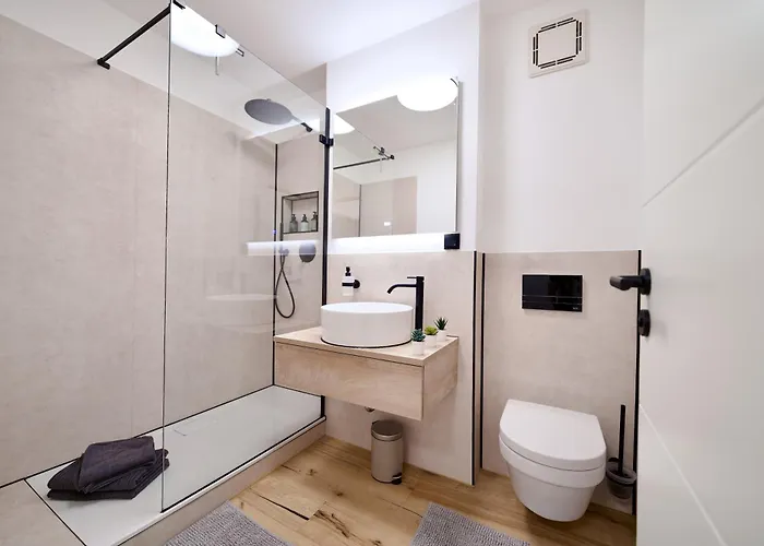 شقة Edler Wohnraum Elegantes Mit Balkon, Boxspringbett, Kaffeevollautomat, Lift & Parkplatz *