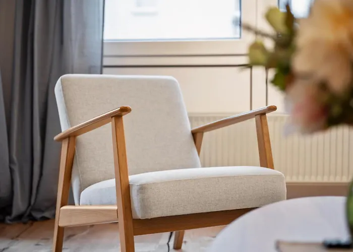 Edler Wohnraum Elegantes Mit Balkon, Boxspringbett, Kaffeevollautomat, Lift & Parkplatz * شيمنيتز