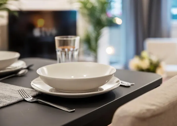 Edler Wohnraum Elegantes Mit Balkon, Boxspringbett, Kaffeevollautomat, Lift & Parkplatz شقة *