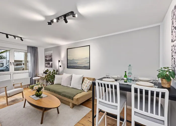 Edler Wohnraum Elegantes Mit Balkon, Boxspringbett, Kaffeevollautomat, Lift & Parkplatz *