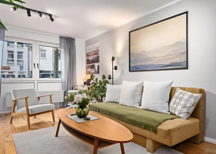 Edler Wohnraum Elegantes Mit Balkon, Boxspringbett, Kaffeevollautomat, Lift & Parkplatz شقة